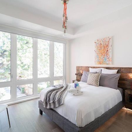 Elegant Downtown Home Торонто Екстер'єр фото